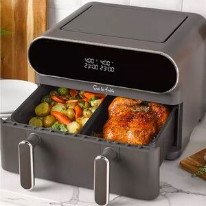 Selling brand new airfryer in a box!!!